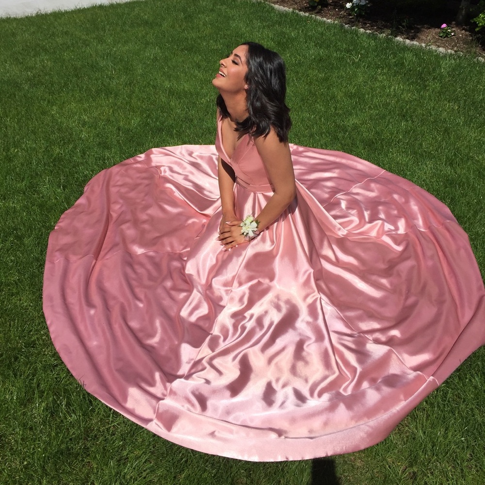 Prom Dress - Picture 1 of 4